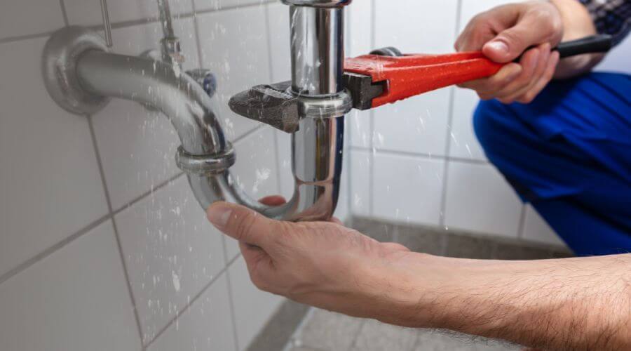 Expert burst pipe repair services in Newcomerstown, OH